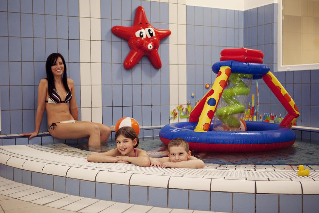 Napfeny Hotel Zalakaros Buitenkant foto