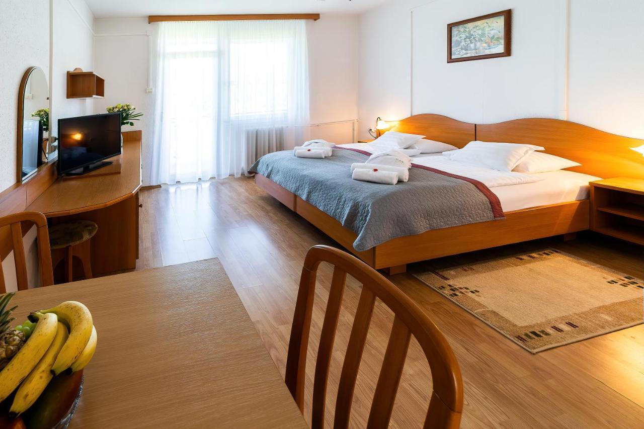 Napfeny Hotel Zalakaros Buitenkant foto