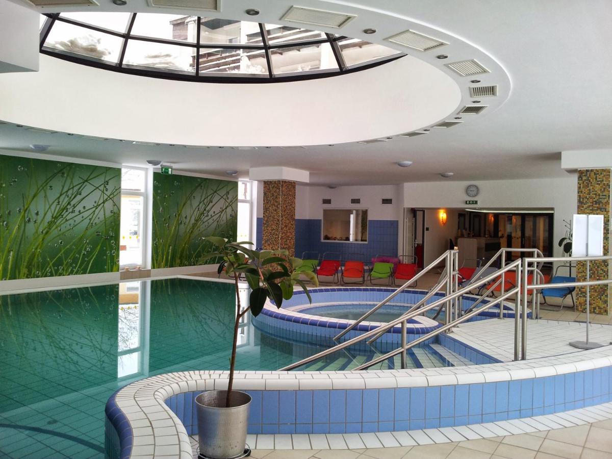 Napfeny Hotel Zalakaros Buitenkant foto